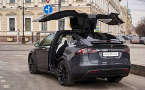 Tesla Model X 90D