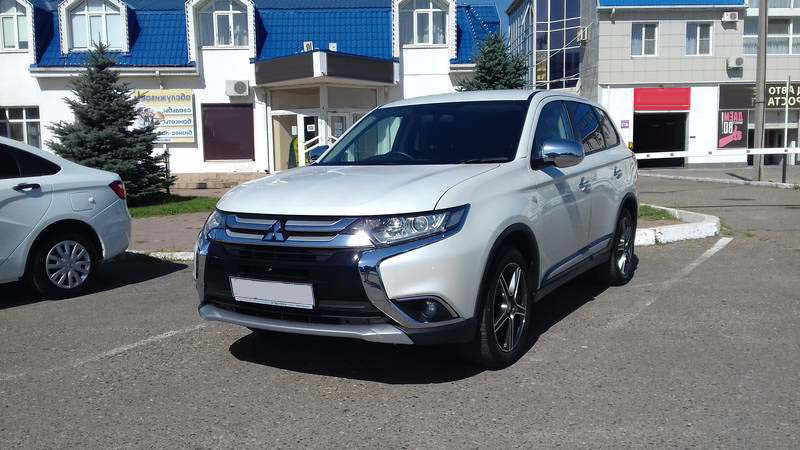 MITSUBISHI OUTLANDER